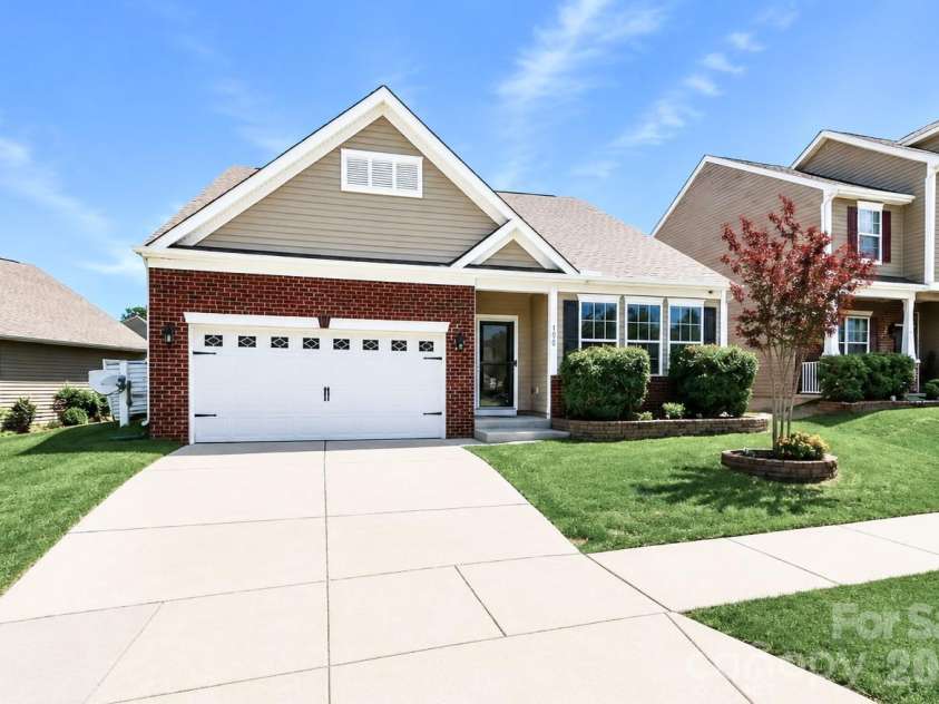 180 Cromwell Drive, Mooresville, NC 28115.  MLS# CAR4346533, YatesRealty ID 30164. 