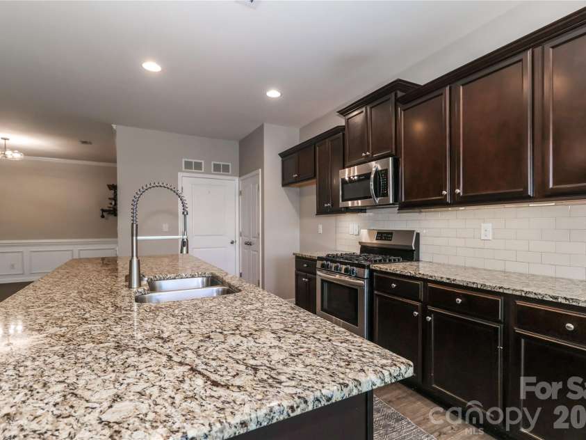 180 Cromwell Drive, Mooresville, NC 28115.  MLS# CAR4346533, YatesRealty ID 30164. 