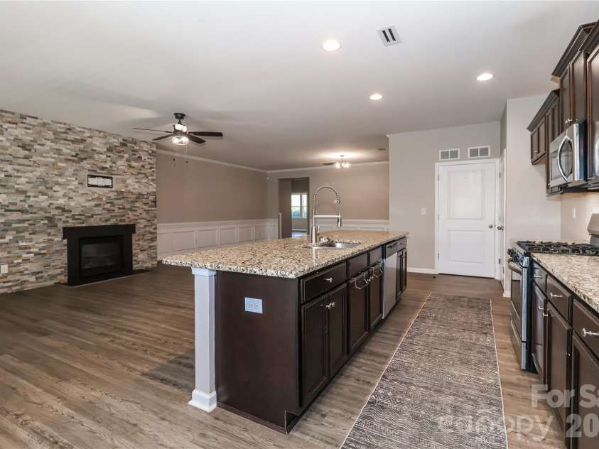 180 Cromwell Drive, Mooresville, NC 28115.  MLS# CAR4346533, YatesRealty ID 30164. 