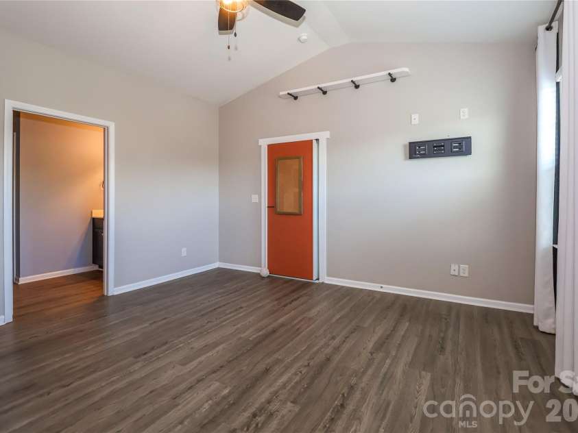180 Cromwell Drive, Mooresville, NC 28115.  MLS# CAR4346533, YatesRealty ID 30164. 