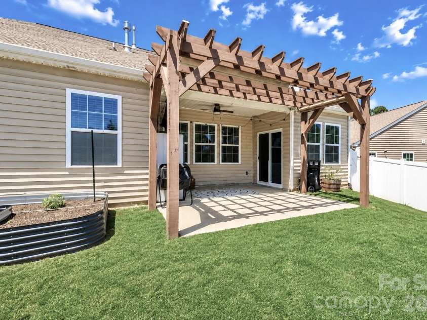 180 Cromwell Drive, Mooresville, NC 28115.  MLS# CAR4346533, YatesRealty ID 30164. 