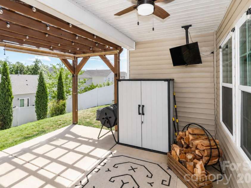 180 Cromwell Drive, Mooresville, NC 28115.  MLS# CAR4346533, YatesRealty ID 30164. 