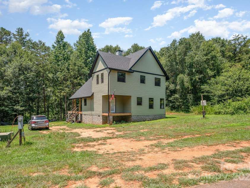 160 Slate Drive, Statesville, NC 28625.  MLS# CAR4274066, YatesRealty ID 30167. 