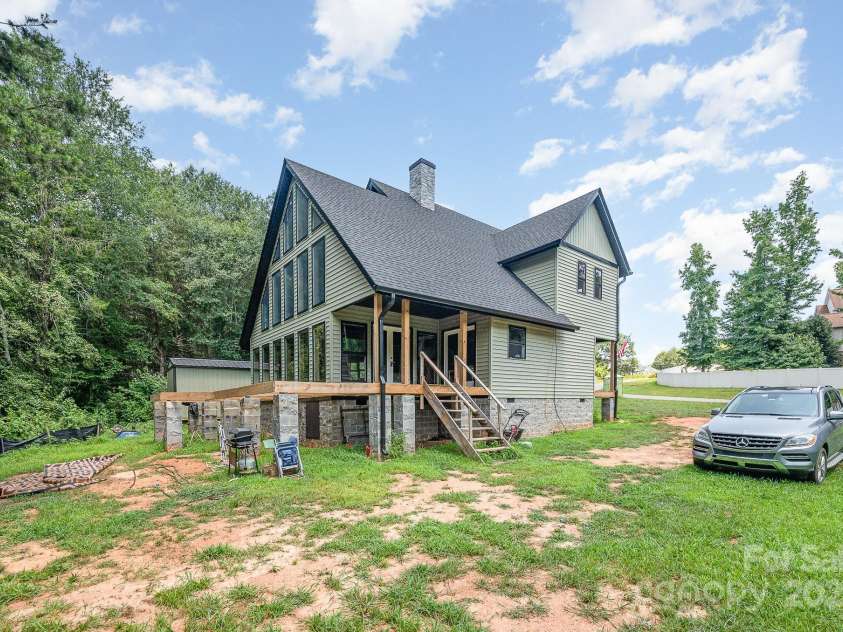 160 Slate Drive, Statesville, NC 28625.  MLS# CAR4274066, YatesRealty ID 30167. 