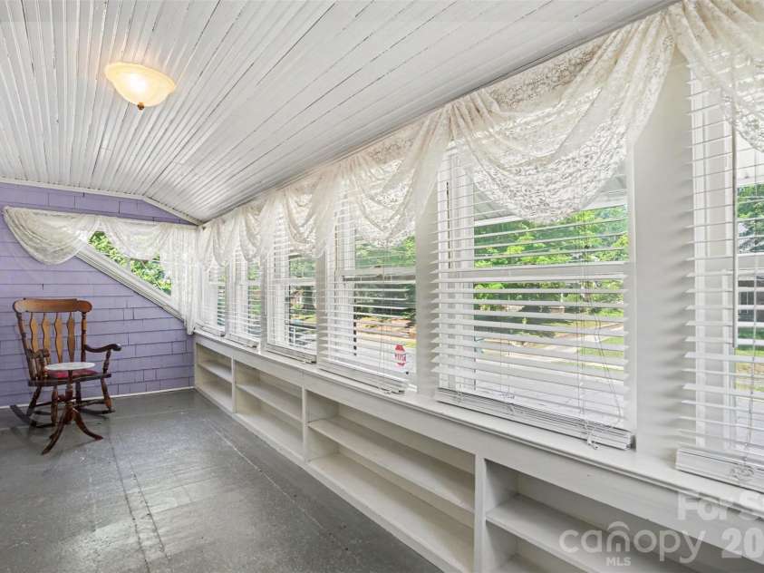 415 5th Avenue, Gastonia, NC 28052.  MLS# CAR4374559, YatesRealty ID 30167. Upper Porch