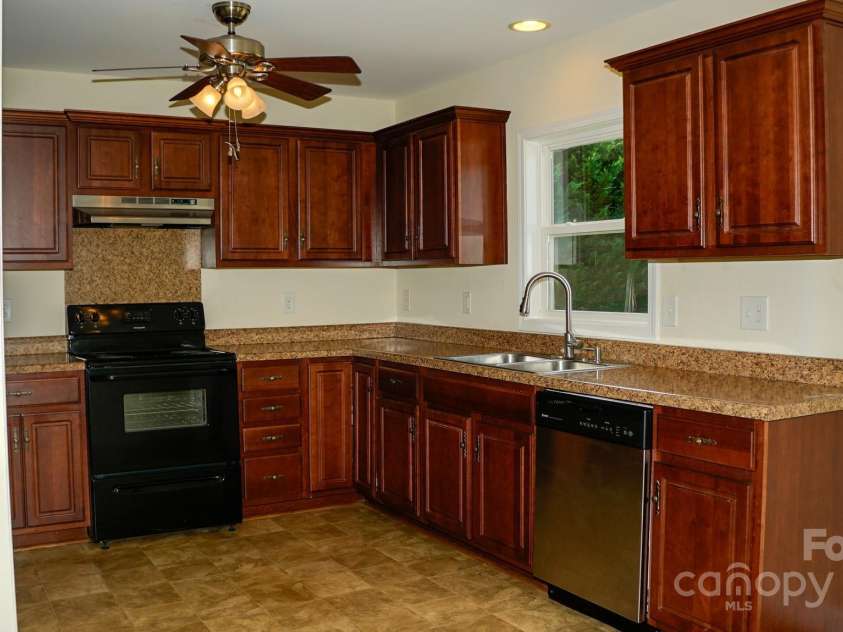 2850 Paul Elmore Road, Lincolnton, NC 28092.  MLS# CAR4281428, YatesRealty ID 30168. 