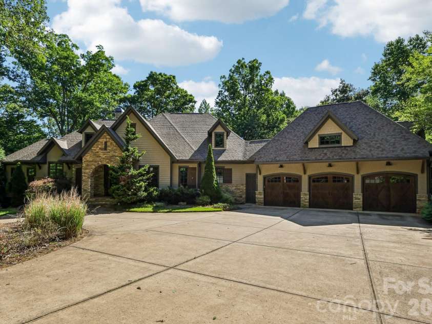 625 Ennis Road, Waxhaw, NC 28173.  MLS# CAR4377861, YatesRealty ID 30168. 