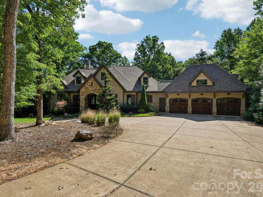 625 Ennis Road, Waxhaw, NC 28173.  MLS# CAR4377861, YatesRealty ID 30168. 