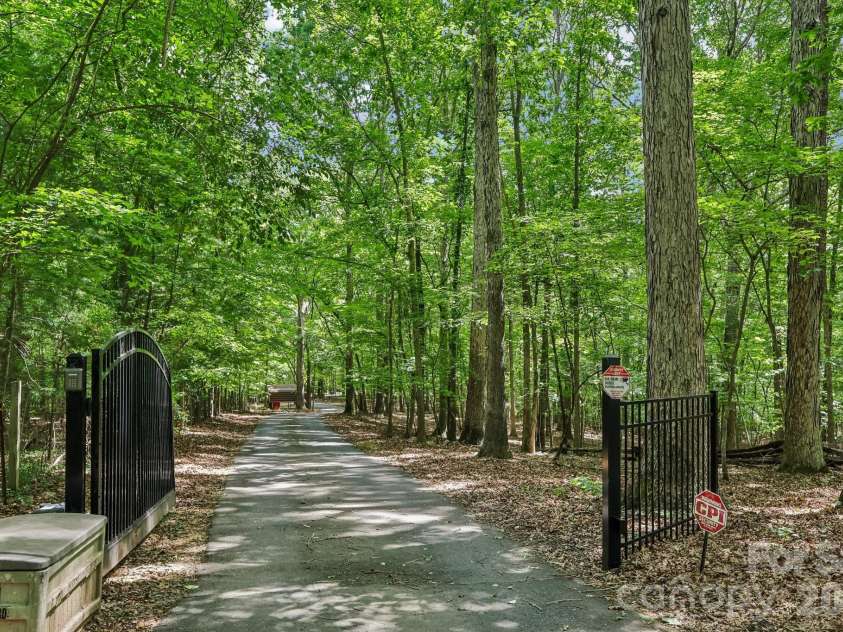 625 Ennis Road, Waxhaw, NC 28173.  MLS# CAR4377861, YatesRealty ID 30168. 