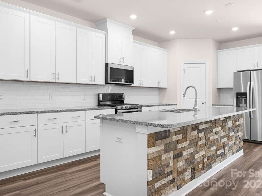 3537 Auburn Curb Road, Charlotte, NC 28217.  MLS# CAR4276014, YatesRealty ID 30169. 