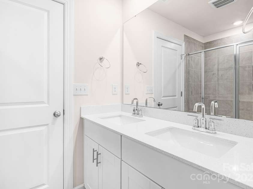 3537 Auburn Curb Road, Charlotte, NC 28217.  MLS# CAR4276014, YatesRealty ID 30169. 