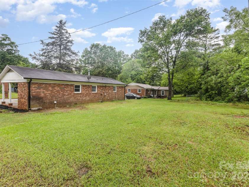 16 Green Street, York, SC 29745.  MLS# CAR4258340, YatesRealty ID 30170. 