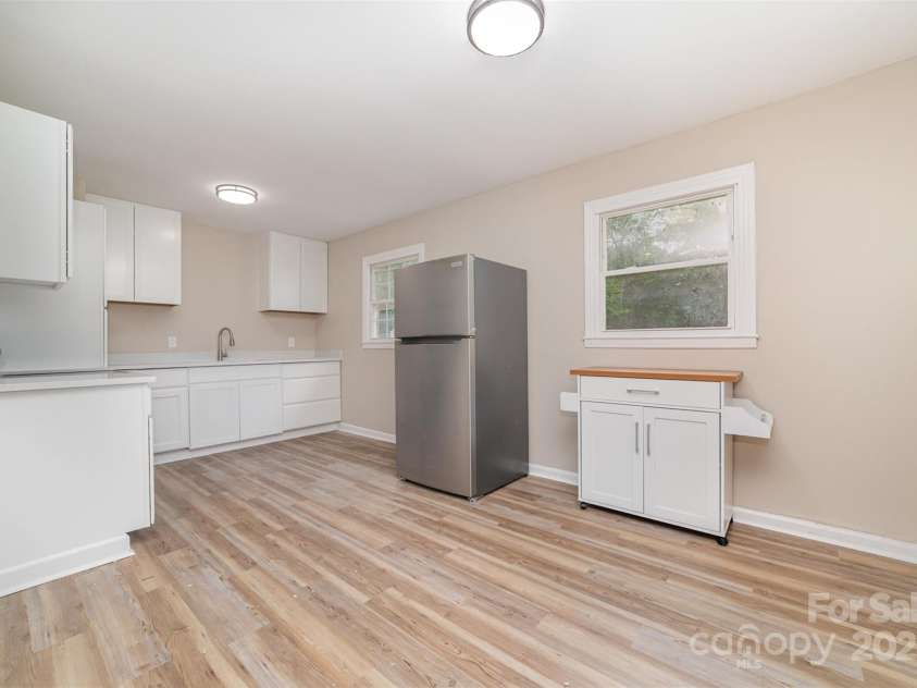 16 Green Street, York, SC 29745.  MLS# CAR4258340, YatesRealty ID 30170. 