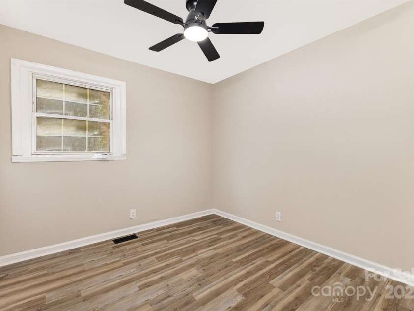 16 Green Street, York, SC 29745.  MLS# CAR4258340, YatesRealty ID 30170. 