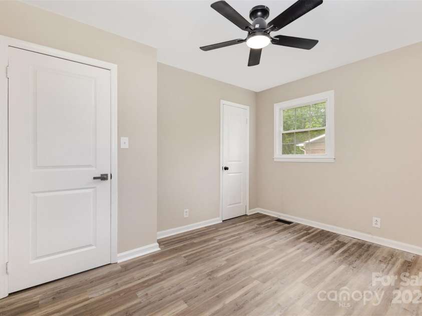 16 Green Street, York, SC 29745.  MLS# CAR4258340, YatesRealty ID 30170. 