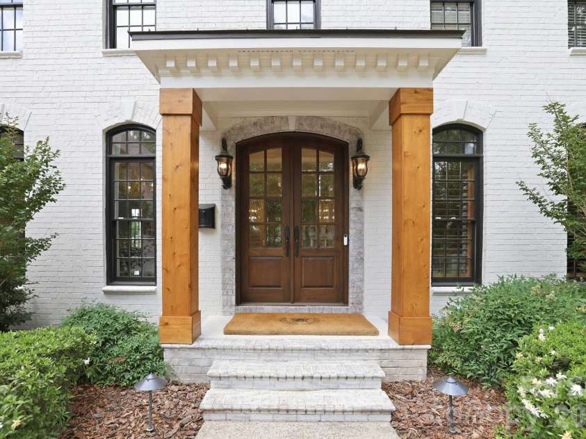 2021 Coniston Place, Charlotte, NC 28207.  MLS# CAR4386346, YatesRealty ID 30172. 