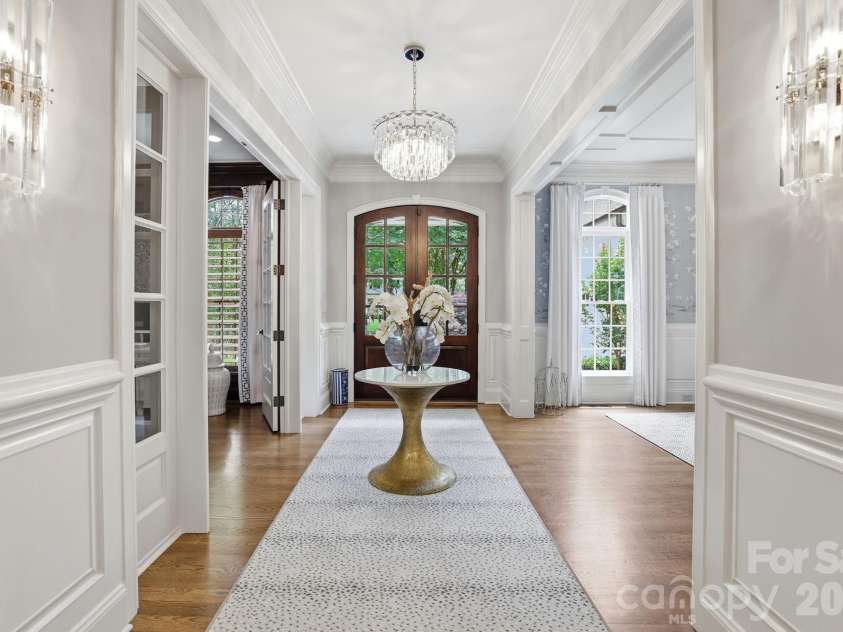 2021 Coniston Place, Charlotte, NC 28207.  MLS# CAR4386346, YatesRealty ID 30172. 