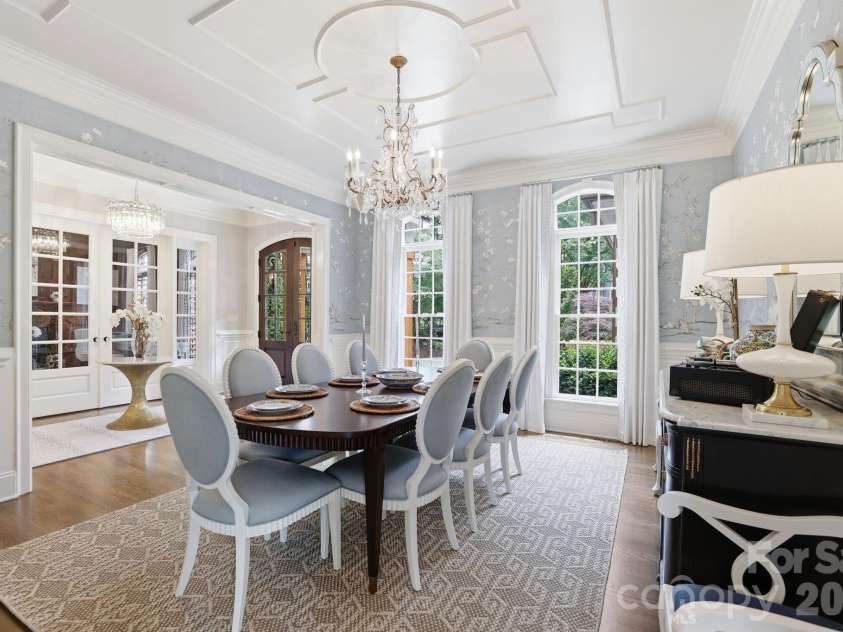 2021 Coniston Place, Charlotte, NC 28207.  MLS# CAR4386346, YatesRealty ID 30172. 