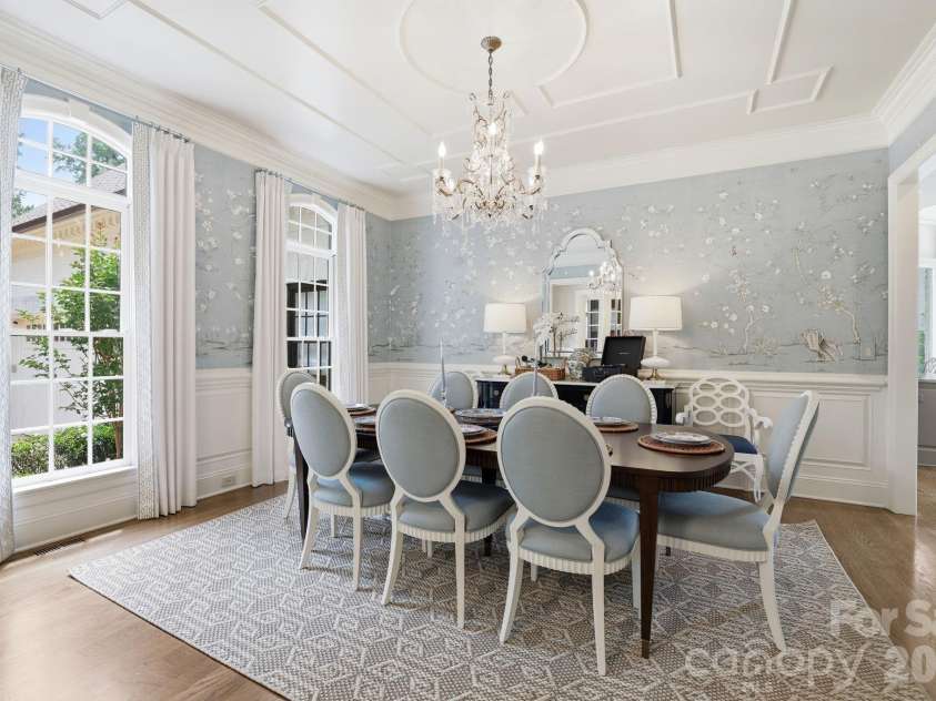 2021 Coniston Place, Charlotte, NC 28207.  MLS# CAR4386346, YatesRealty ID 30172. 