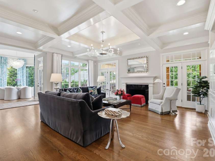 2021 Coniston Place, Charlotte, NC 28207.  MLS# CAR4386346, YatesRealty ID 30172. 