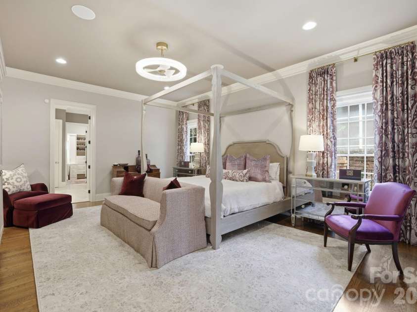 2021 Coniston Place, Charlotte, NC 28207.  MLS# CAR4386346, YatesRealty ID 30172. 