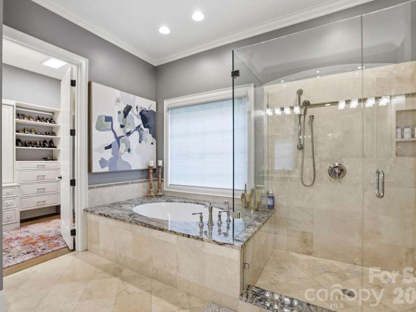 2021 Coniston Place, Charlotte, NC 28207.  MLS# CAR4386346, YatesRealty ID 30172. 