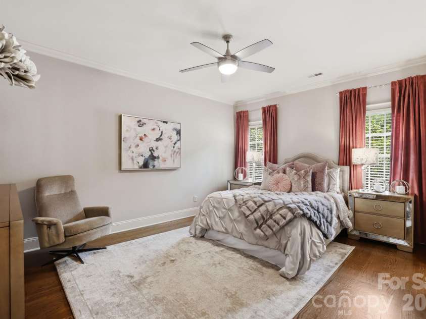 2021 Coniston Place, Charlotte, NC 28207.  MLS# CAR4386346, YatesRealty ID 30172. 