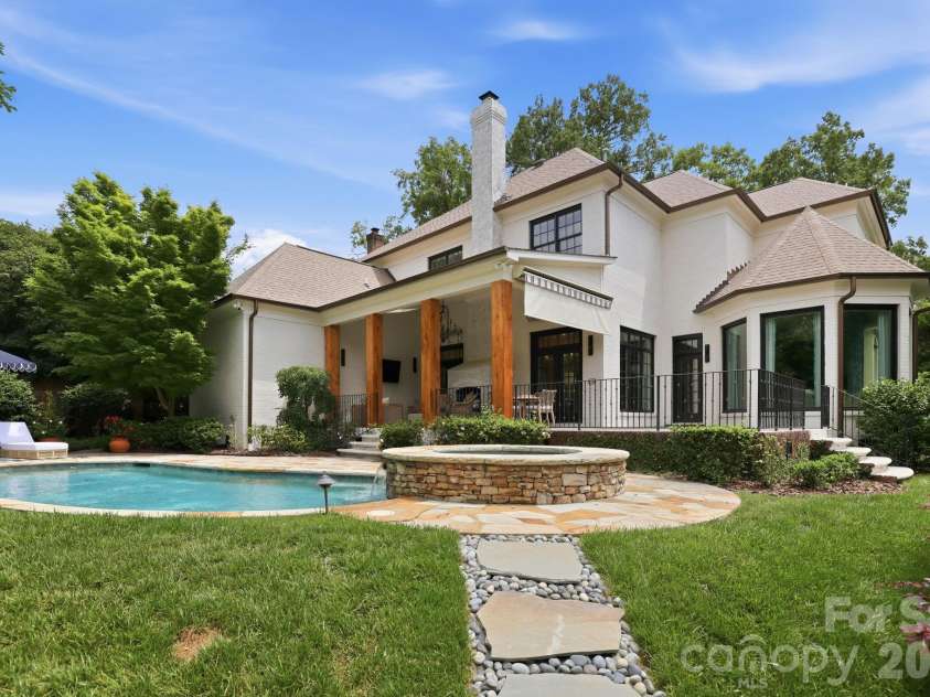 2021 Coniston Place, Charlotte, NC 28207.  MLS# CAR4386346, YatesRealty ID 30172. 
