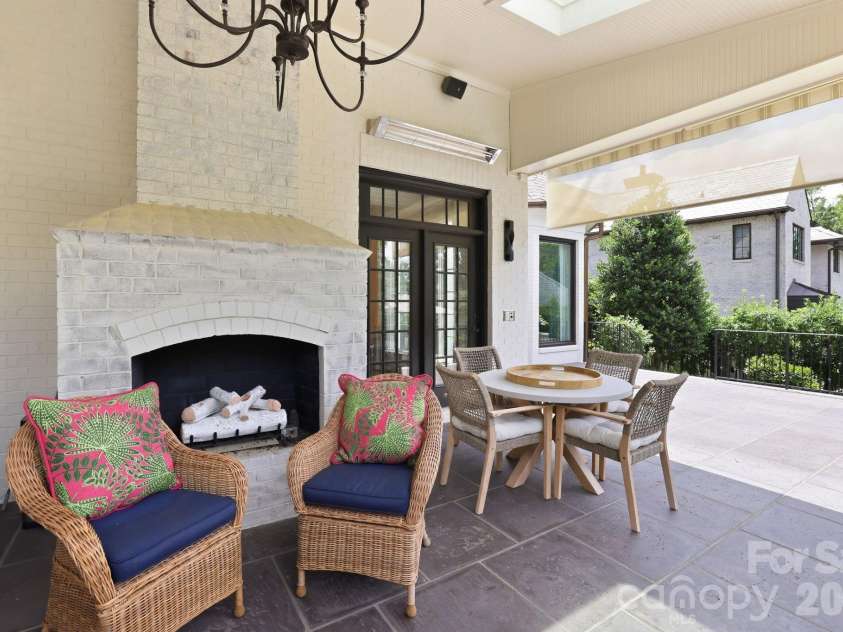 2021 Coniston Place, Charlotte, NC 28207.  MLS# CAR4386346, YatesRealty ID 30172. 