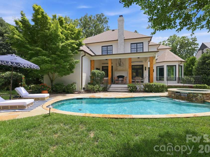 2021 Coniston Place, Charlotte, NC 28207.  MLS# CAR4386346, YatesRealty ID 30172. 