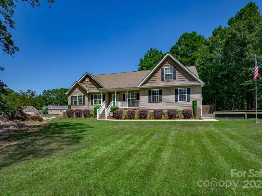 5557 Brooklyn Road, Great Falls, SC 29055.  MLS# CAR4285244, YatesRealty ID 30172. 