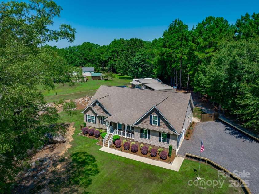 5557 Brooklyn Road, Great Falls, SC 29055.  MLS# CAR4285244, YatesRealty ID 30172. 