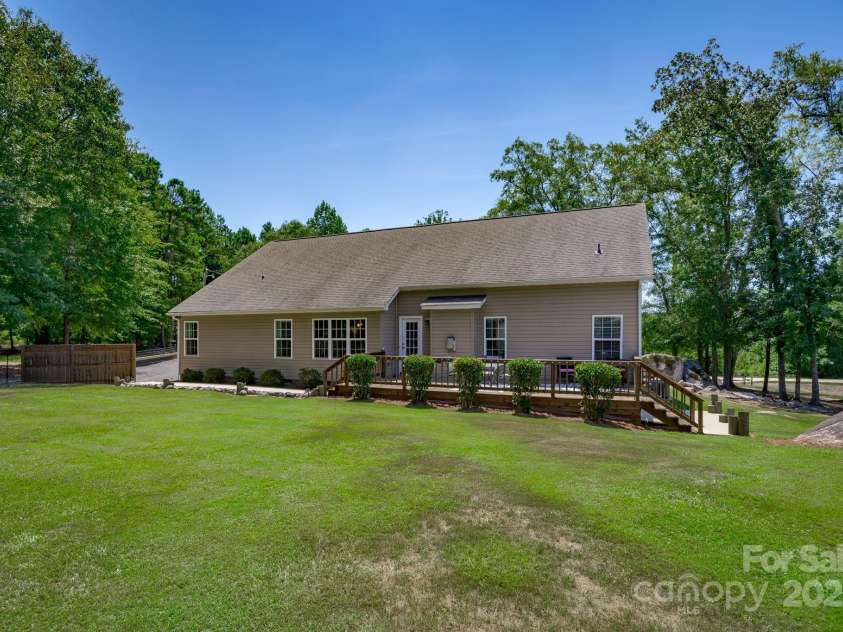 5557 Brooklyn Road, Great Falls, SC 29055.  MLS# CAR4285244, YatesRealty ID 30172. 