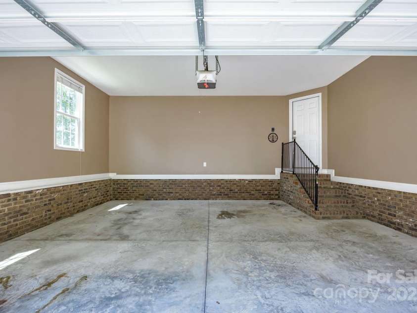 5557 Brooklyn Road, Great Falls, SC 29055.  MLS# CAR4285244, YatesRealty ID 30172. 