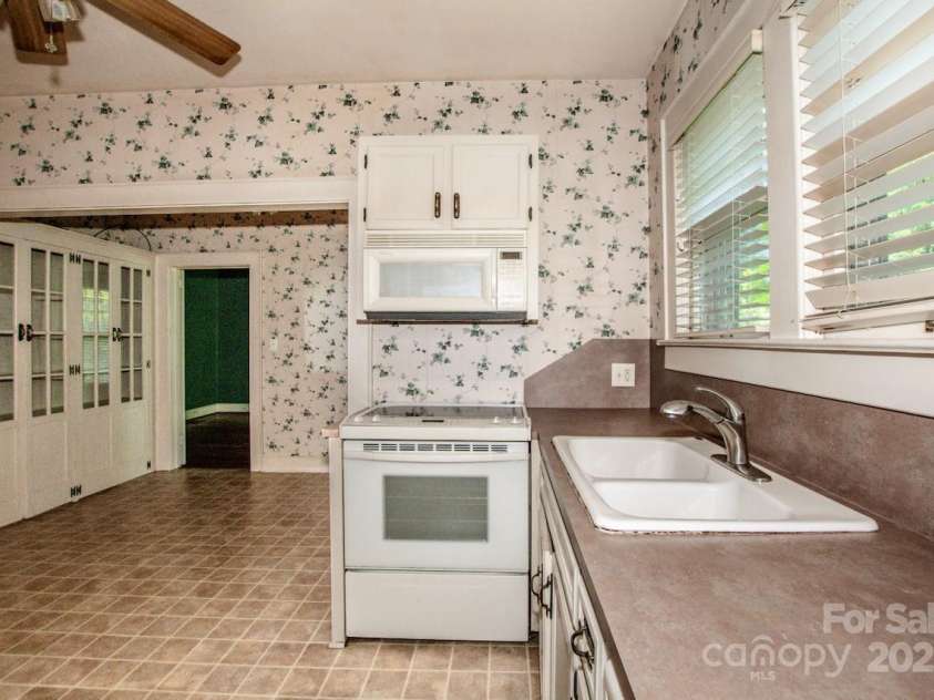 2404 Hwy 150 Road, Lincolnton, NC 28092.  MLS# CAR4285777, YatesRealty ID 30173. 