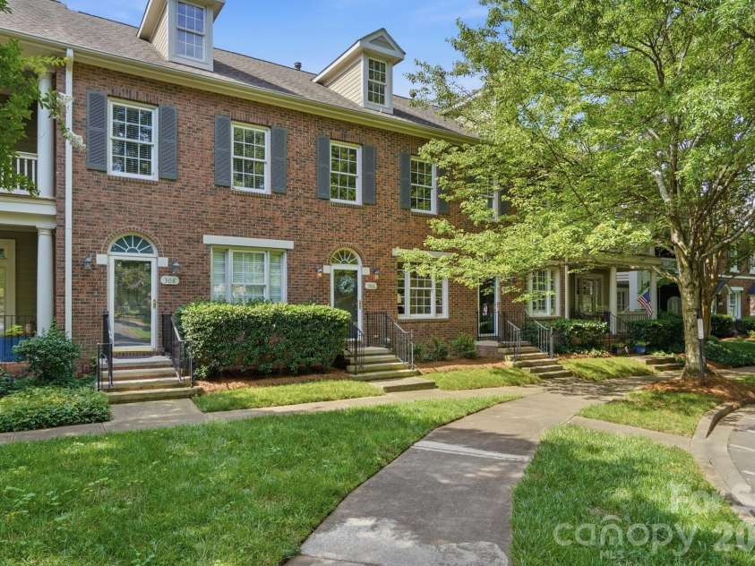 306 Elis Way, Fort Mill, SC 29708.  MLS# CAR4388226, YatesRealty ID 30174. 