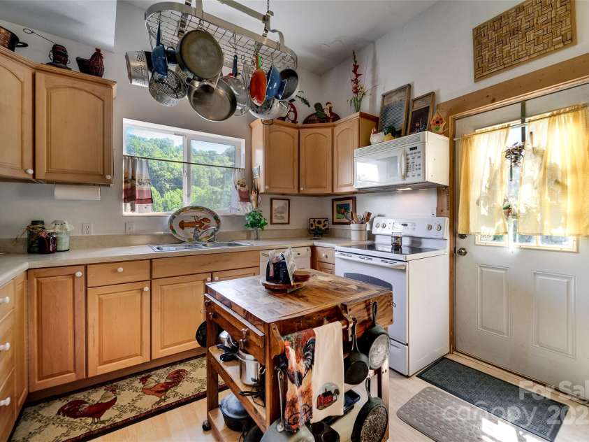 54 Barnwood Way, Whittier, NC 28789.  MLS# CAR4287146, YatesRealty ID 30174. 