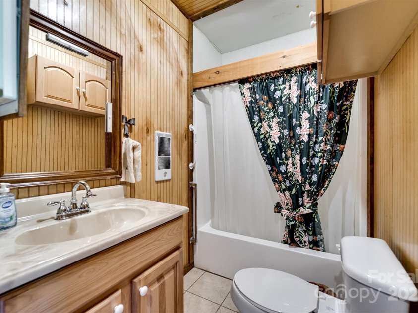 54 Barnwood Way, Whittier, NC 28789.  MLS# CAR4287146, YatesRealty ID 30174. 