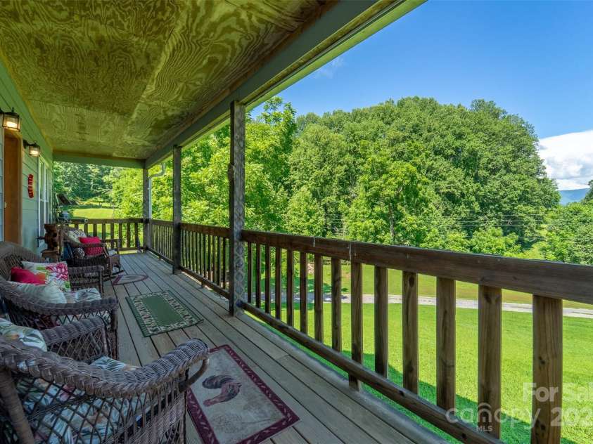 54 Barnwood Way, Whittier, NC 28789.  MLS# CAR4287146, YatesRealty ID 30174. 