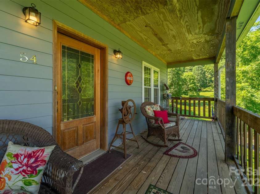 54 Barnwood Way, Whittier, NC 28789.  MLS# CAR4287146, YatesRealty ID 30174. 