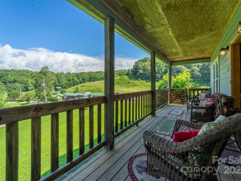 54 Barnwood Way, Whittier, NC 28789.  MLS# CAR4287146, YatesRealty ID 30174. 