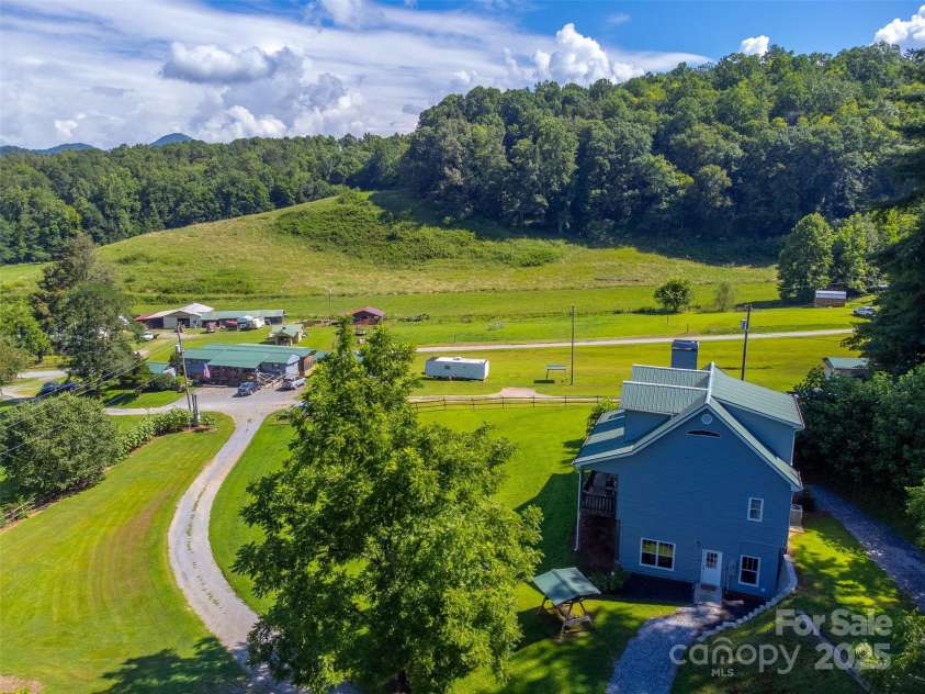 54 Barnwood Way, Whittier, NC 28789.  MLS# CAR4287146, YatesRealty ID 30174. 