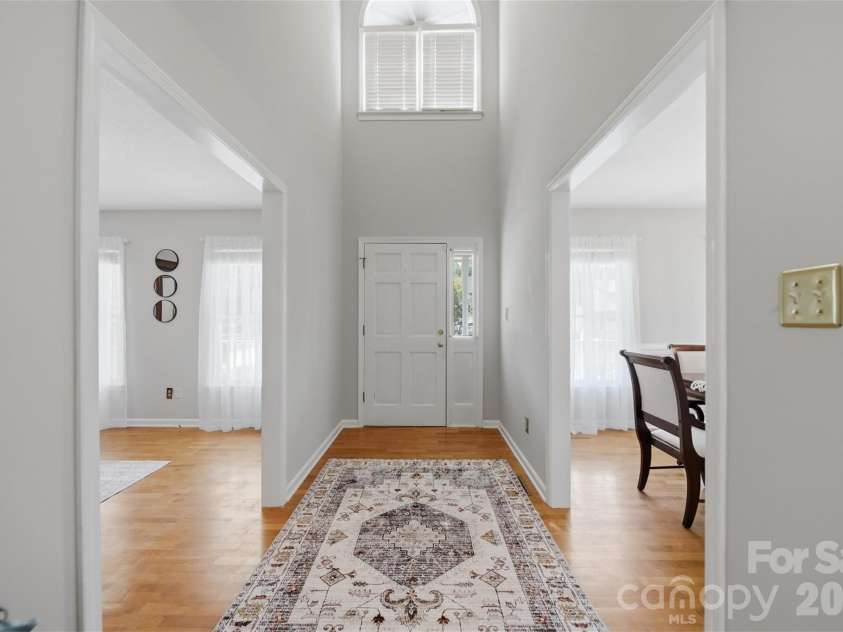 1948 Twin Ponds Drive, Hickory, NC 28602.  MLS# CAR4390379, YatesRealty ID 30175. 