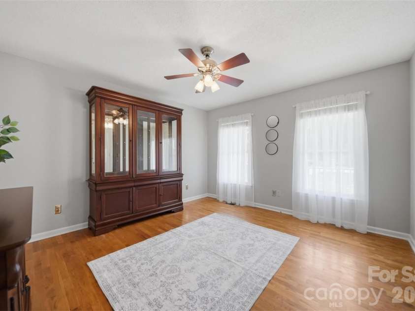 1948 Twin Ponds Drive, Hickory, NC 28602.  MLS# CAR4390379, YatesRealty ID 30175. 