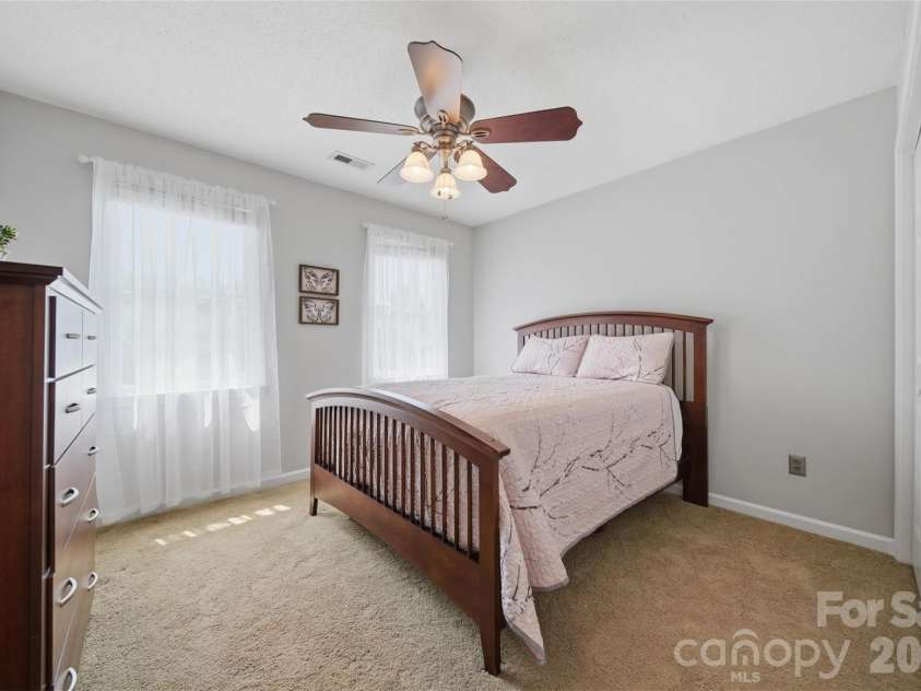 1948 Twin Ponds Drive, Hickory, NC 28602.  MLS# CAR4390379, YatesRealty ID 30175. 