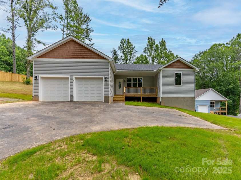 62 Smokey Quartz Lane, Flat Rock, NC 28731.  MLS# CAR4266289, YatesRealty ID 30175. 62 Smokey Quartz