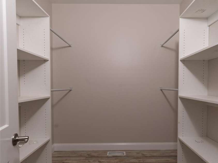 62 Smokey Quartz Lane, Flat Rock, NC 28731.  MLS# CAR4266289, YatesRealty ID 30175. Fabulous Walk in closet