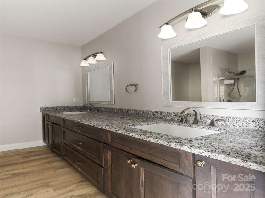 62 Smokey Quartz Lane, Flat Rock, NC 28731.  MLS# CAR4266289, YatesRealty ID 30175. Primary Bathroom
