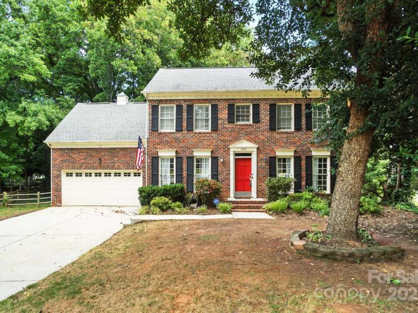 15129 Chewtonglen Lane, Huntersville, NC 28078.  MLS# CAR4283260, YatesRealty ID 30176. 