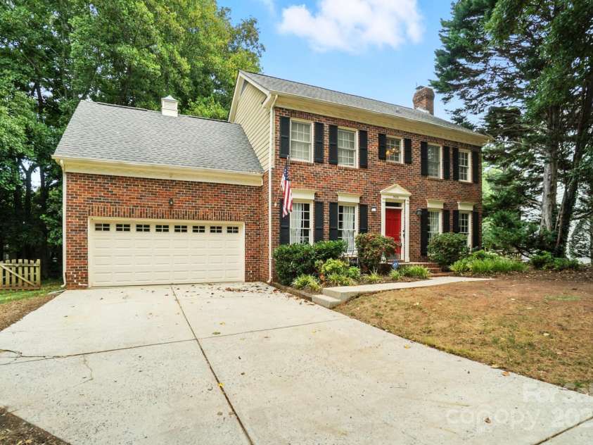 15129 Chewtonglen Lane, Huntersville, NC 28078.  MLS# CAR4283260, YatesRealty ID 30176. 